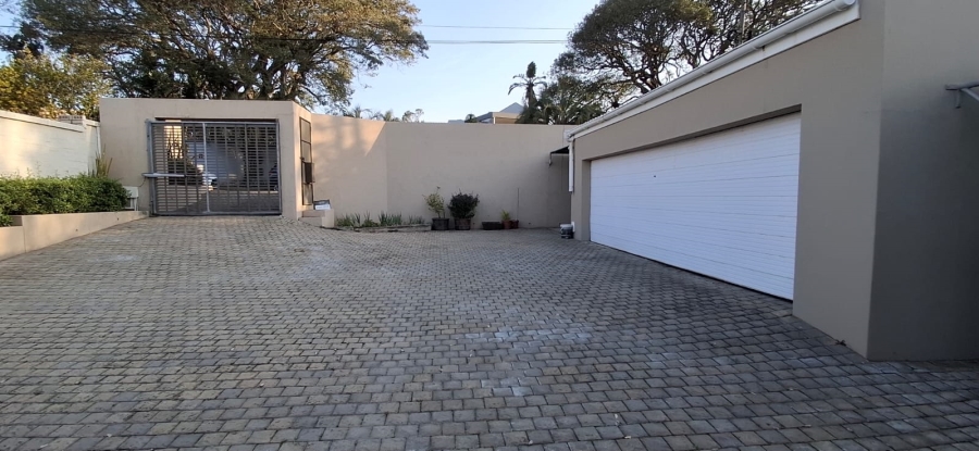7 Bedroom Property for Sale in Bonza Bay Eastern Cape